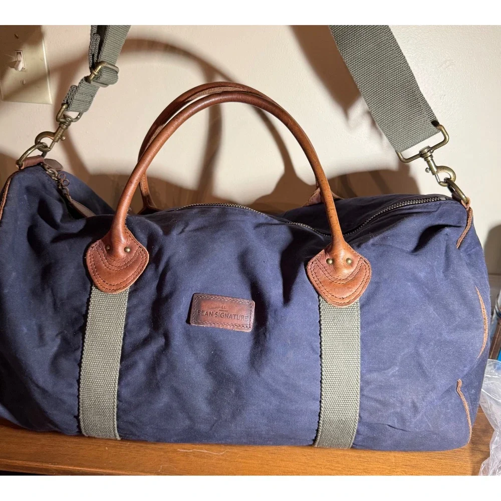 LL Bean Signature Waxed Canvas Duffle Bag Navy Blue Leather trim 22
